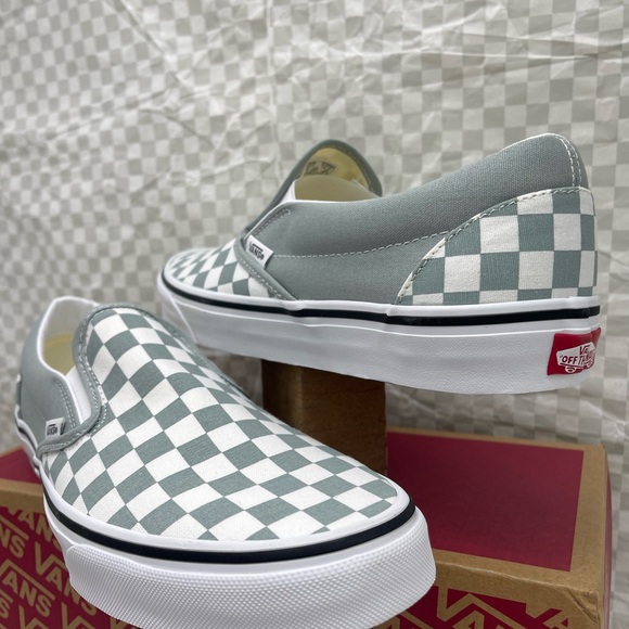 Vans Men Classic Slip-On
Color Theory Checkerboard Pure Grey
VN000D5PEPO Sneaker - Picture 7 of 16